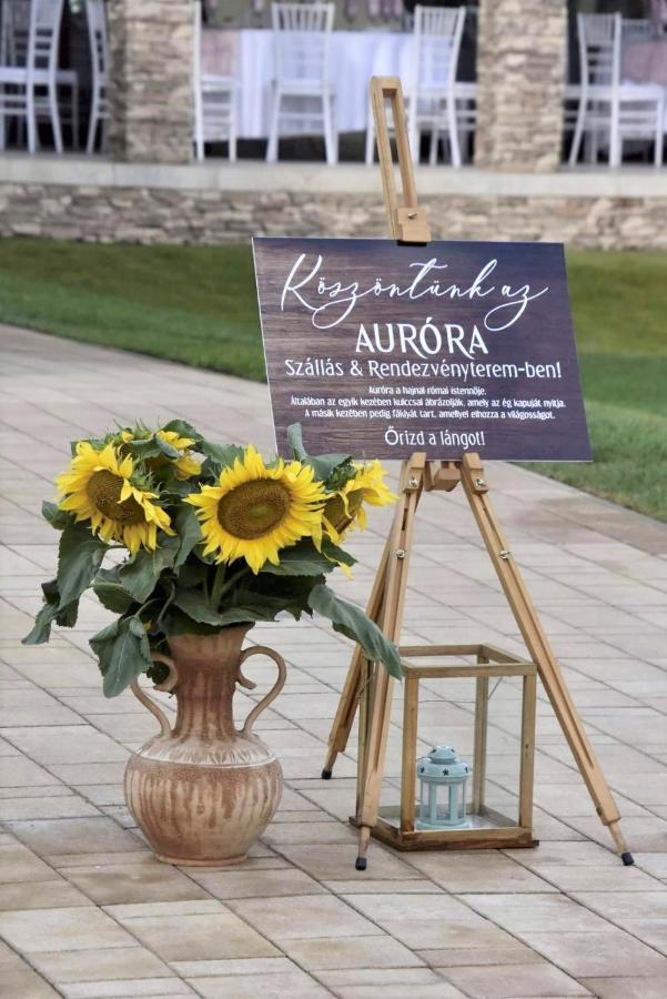 Auróra Rendezvényterem&Szállás Jászapáti Exterior foto